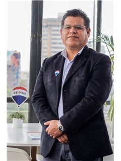 Juan Orlando Segura Jimenez - RE/MAX VISION