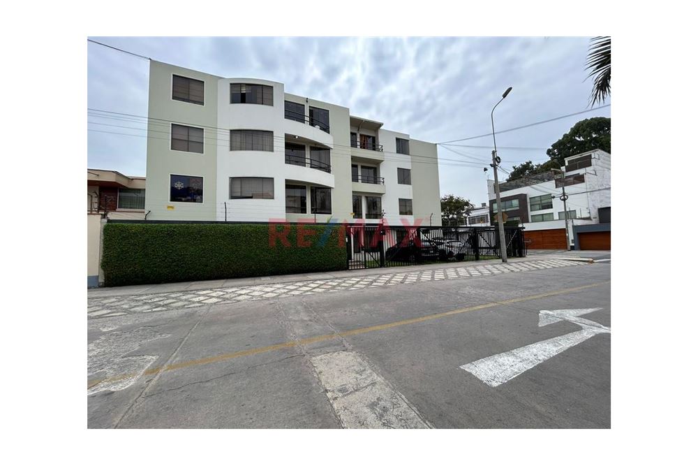 Prédio Habitacional - Planta Completa do Apartamento - San Borja, Lima - Peru - 1 - 1002495012-13