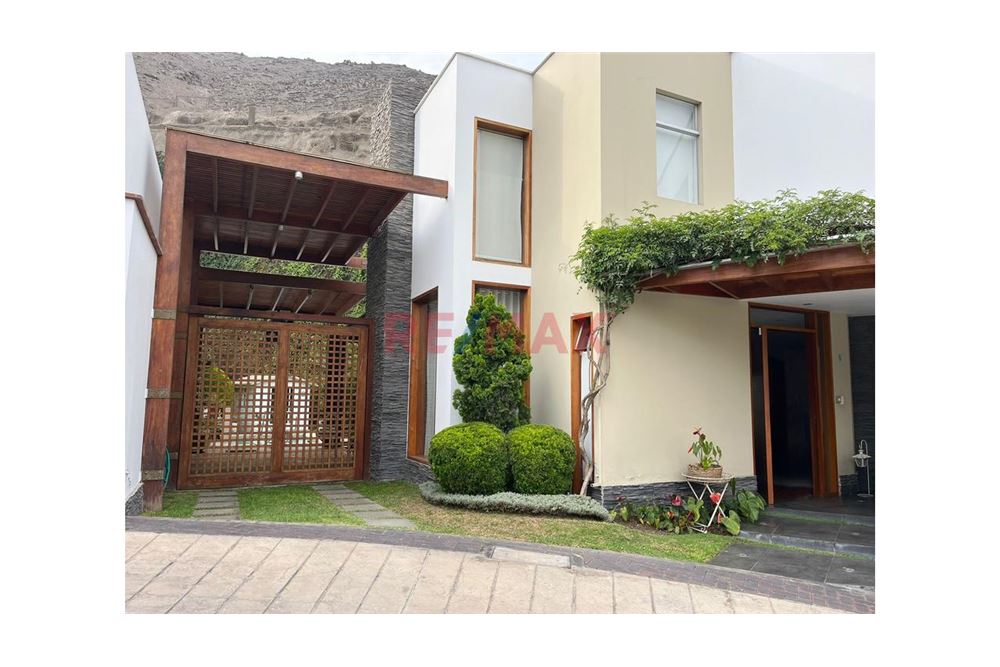 Residential - House - La Molina, Lima - Peru - 1 - 1002495011-6
