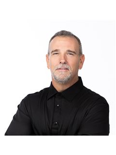 Office Staff - AJ Dimarzo - RE/MAX All-Pro