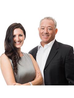 Immobilienmakler/in - Lisa Hall - RE/MAX Hometown Realtors