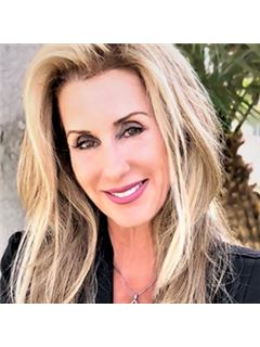 Alexandria Briare - RE/MAX One