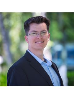 Roger Navarrette - RE/MAX Accord