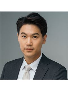 Michael Chang-Han Chen - RE/MAX Galaxy
