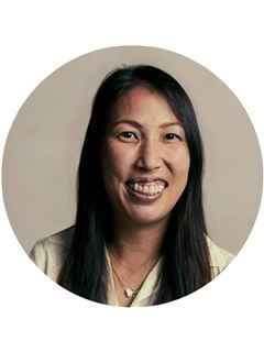 Amber Parry - RE/MAX Honolulu