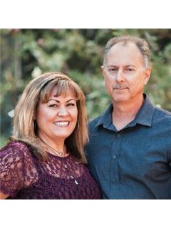 Gary Coats-Melissa Sisneros , Realtors - RE/MAX Gold