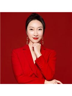 Crystal Huan Wang - RE/MAX 2000
