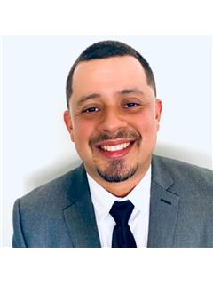 Oscar Ayala - RE/MAX Real Estate Specialists