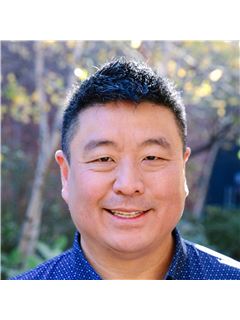 Calvin Chen - RE/MAX Gold