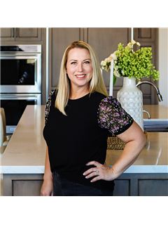 Lindsay Dekellis - RE/MAX Gold