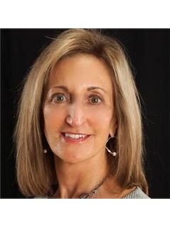 Beverly Hardy - RE/MAX Accord