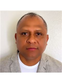 Fernando M. Urban - RE/MAX Connections