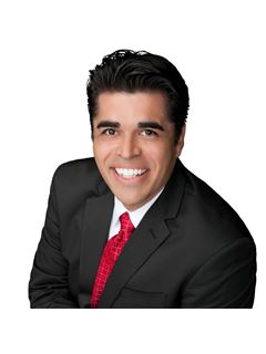 Salvador Salinas - RE/MAX Galaxy