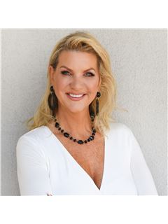 Leslie A. Reed - RE/MAX Gold