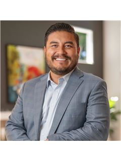 Carlos Hernandez - RE/MAX Coastal Homes