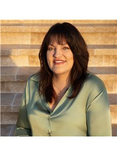 Donna Castaneda - RE/MAX Coastal Homes