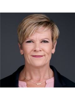 Associate - Kerry Louis - RE/MAX Tiffany Real Estate