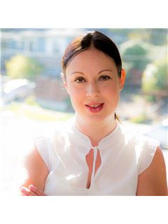 Courtney Ayers - RE/MAX Accord