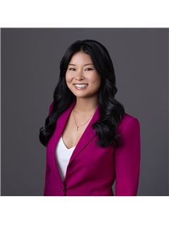 Sarah Echevary - RE/MAX Honolulu