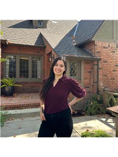 Stacey Schustek - RE/MAX Gold