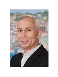 Thomas Applegate - RE/MAX Real Estate Specialists