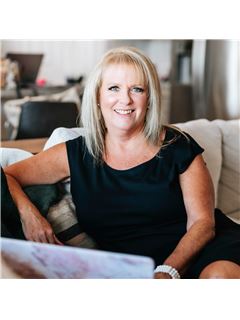 Pamela Dial - RE/MAX Solutions