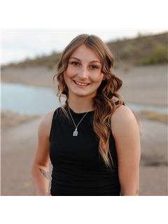 Leila Hawk - RE/MAX Desert Showcase