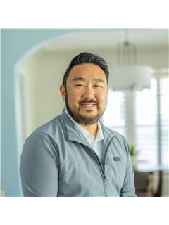 Nicholas Abe - RE/MAX Professionals