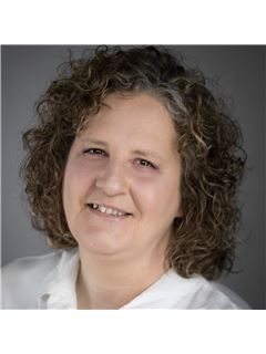 Terri Clayton - RE/MAX Solutions