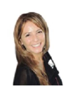 Carmen L. Humphrey - RE/MAX Desert Showcase