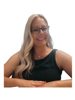 Diane Fernandez - RE/MAX Desert Showcase