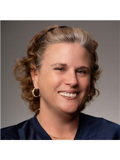 Nikki J. Clas - RE/MAX Desert Showcase