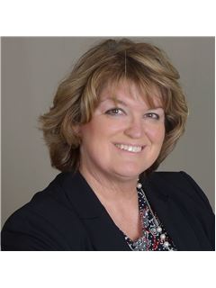 Carri Ouellette - RE/MAX Professionals