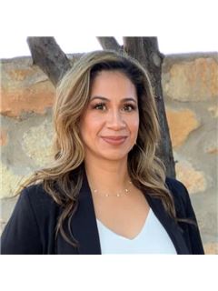 Naomi Estes - RE/MAX Classic Realty