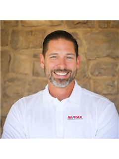 Associate - Brook D. Miller - RE/MAX Solutions
