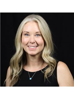 Nicole Loos - RE/MAX Prestige Properties