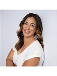 Minnamarie Caines - RE/MAX Desert Showcase