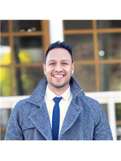 Carlos Macias - RE/MAX Professionals