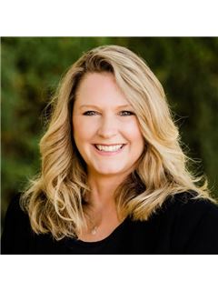 Mitzi Van Meter - RE/MAX Solutions