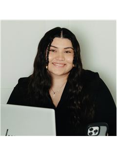 Andrea Villarreal - RE/MAX Professionals