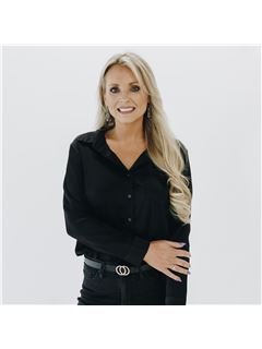 Lindsay Clarke - RE/MAX Professionals