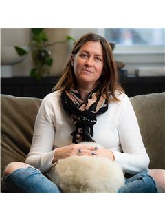 Ivy Clark - RE/MAX Professionals