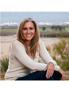 Sandy Stout - RE/MAX Classic Realty