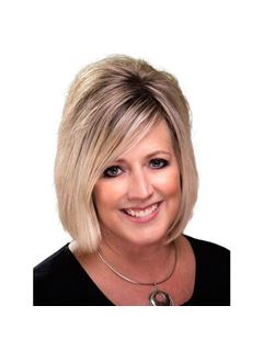 Sarah Anderson - RE/MAX Solutions