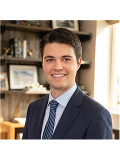 Hayden Armstrong - RE/MAX Professionals