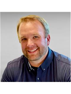 Hunter Burton - RE/MAX Dynamic Properties
