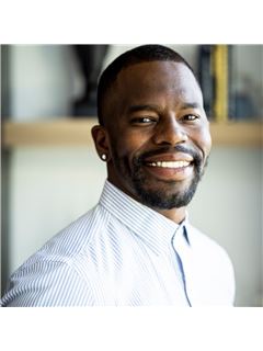 Christopher Randle - RE/MAX Associates