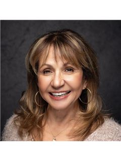 Gloria Stivala - RE/MAX Real Estate Group
