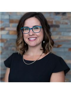 Lindsie Lee - RE/MAX Nexus