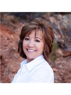 Jo Ann Hubbard - RE/MAX 4000 Inc